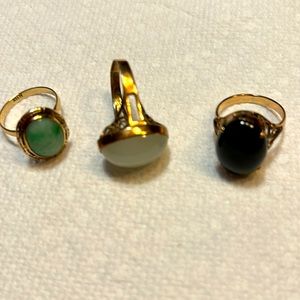 310 karat rings, white, jade green, jade and onyx.